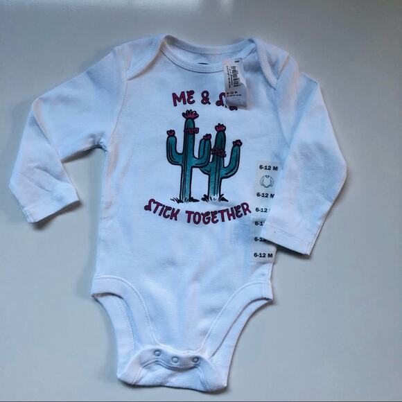 Old Navy Baby Graphic Long Sleeve Onesie 6-12M - Picture 1 of 8